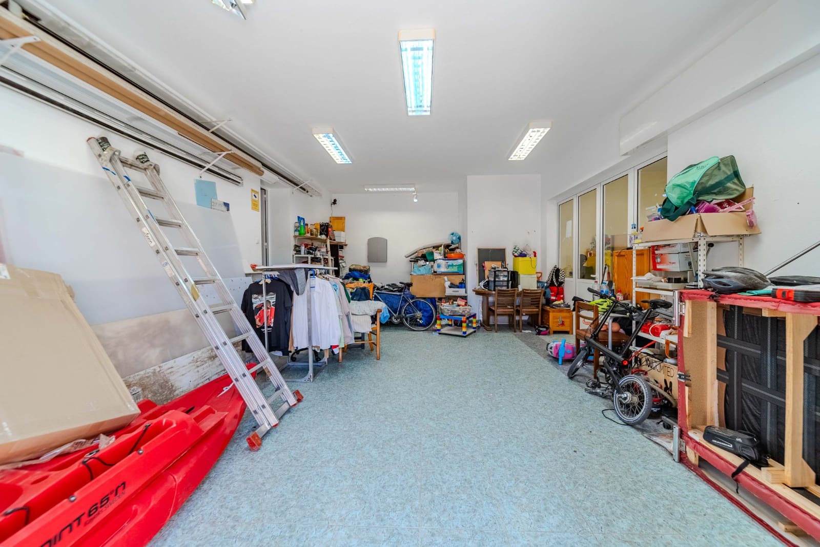 Chalet de 7 habitaciones en Villamartin en venta con piscina garaje - 384.500 € (Ref: 9032604)