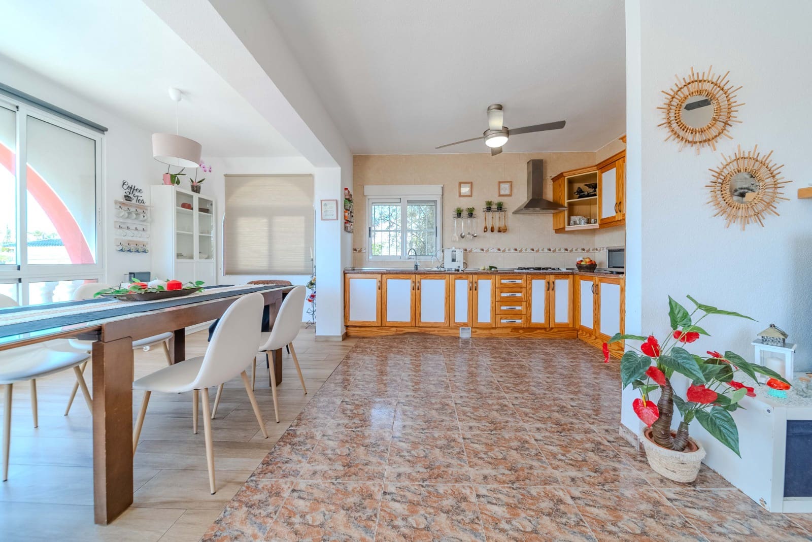 Chalet de 7 habitaciones en Villamartin en venta con piscina garaje - 384.500 € (Ref: 9032604)