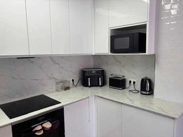 Chalet de 4 habitaciones en Playa Flamenca en venta con garaje - 349.950 € (Ref: 9035854)