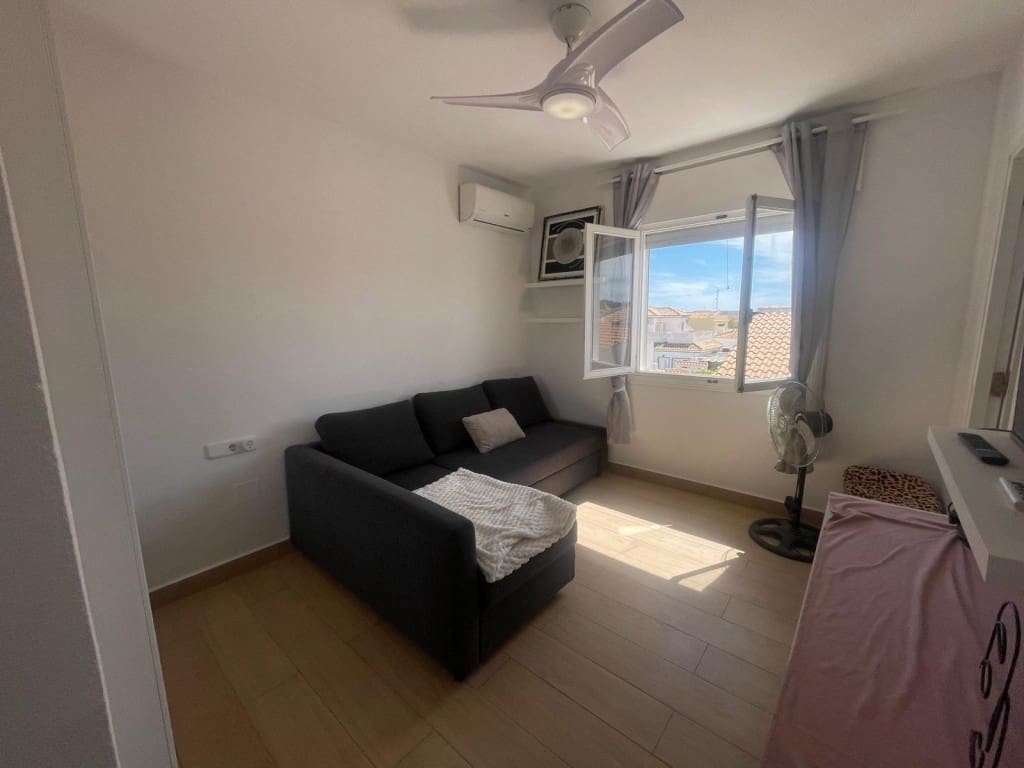 4 soveværelse Villa til salg i Playa Flamenca med garage - € 349.950 (Ref: 9035854)