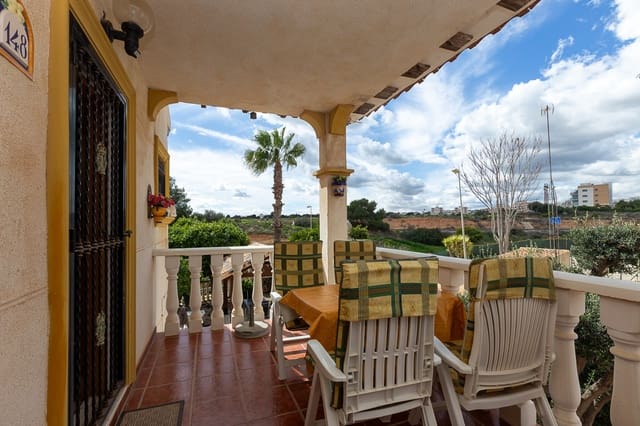 3 soverom Kjedet enebolig til salgs i La Zenia, Orihuela med svømmebasseng garasje - € 225 000 (Ref: 9057339)