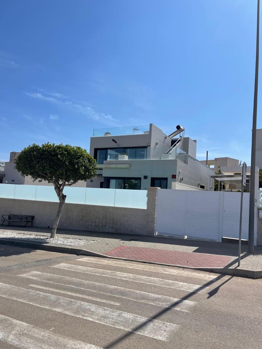 5 quarto Moradia para venda em San Miguel de Salinas com piscina - 849 000 € (Ref: 9103967)