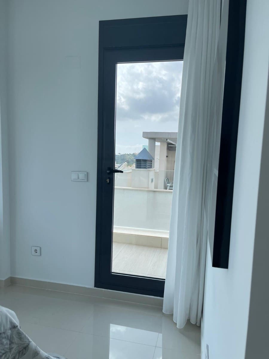 5 quarto Moradia para venda em San Miguel de Salinas com piscina - 849 000 € (Ref: 9103967)