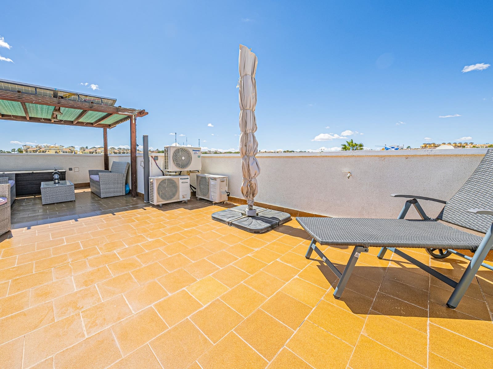 4 chambre Villa/Maison à vendre à Villamartin - 379 000 € (Ref: 9104300)