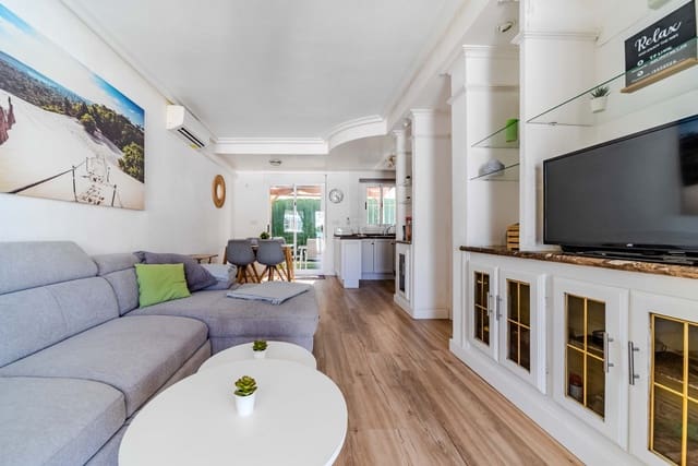 2 bedroom Townhouse for sale in Villamartin, Orihuela with pool - € 189,950 (Ref: 9108079)