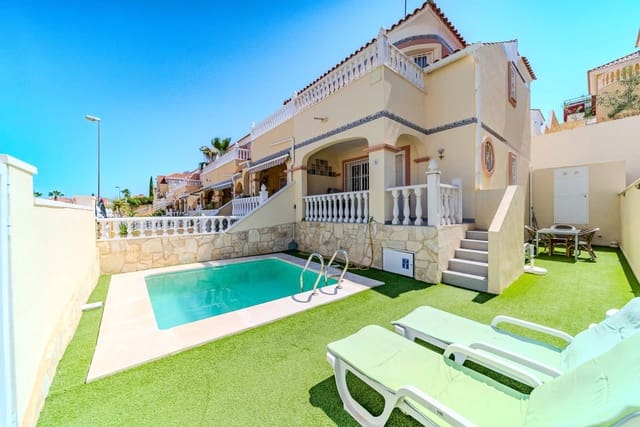 2 bedroom Townhouse for sale in Villamartin, Orihuela with pool - € 189,950 (Ref: 9108079)