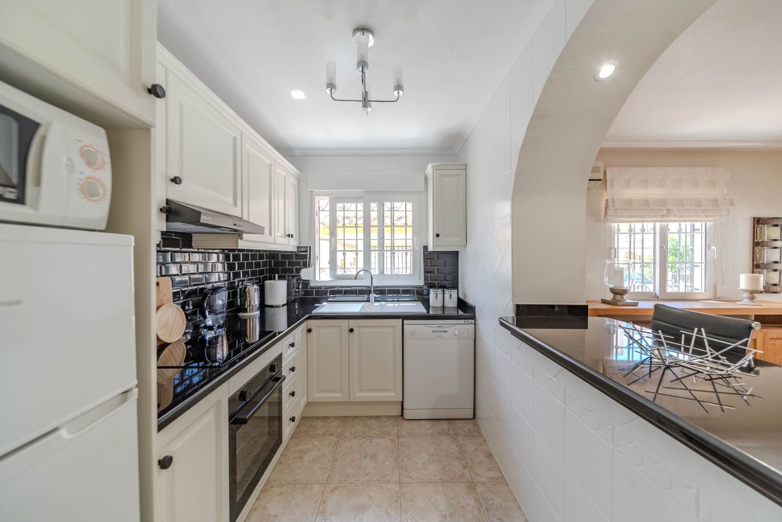 3 soveværelse Semi-Rækkehus til salg i Playa Flamenca med swimmingpool garage - € 294.950 (Ref: 9118062)