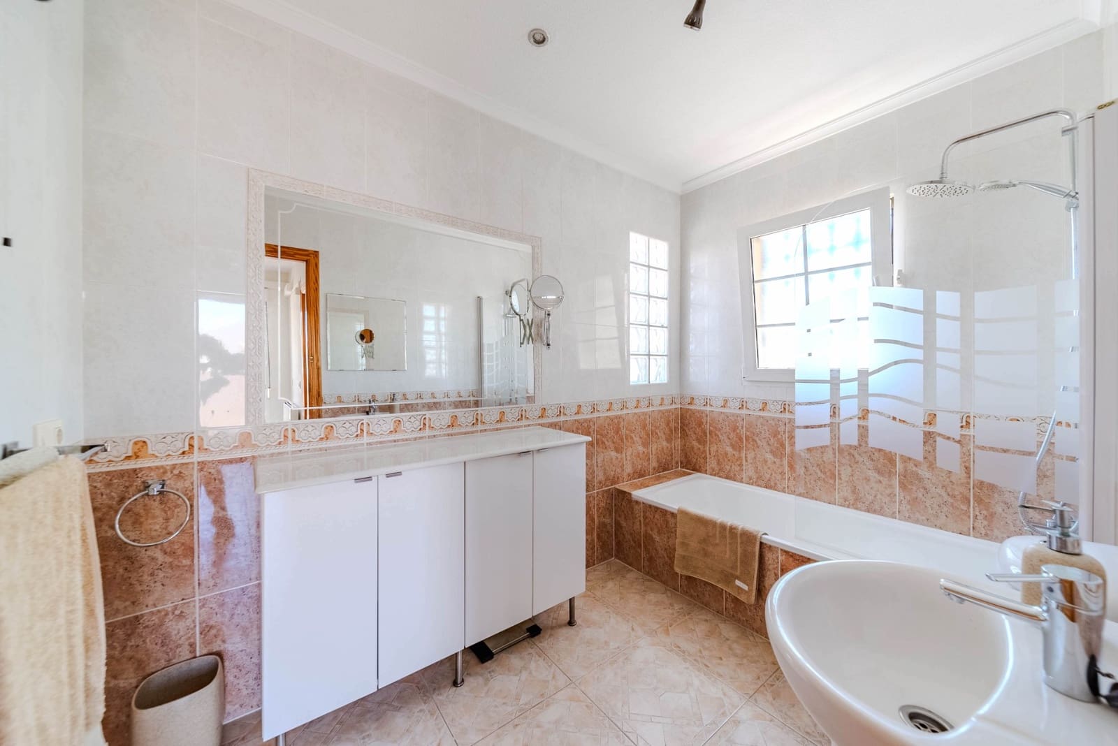 3 soveværelse Semi-Rækkehus til salg i Playa Flamenca med swimmingpool garage - € 294.950 (Ref: 9118062)