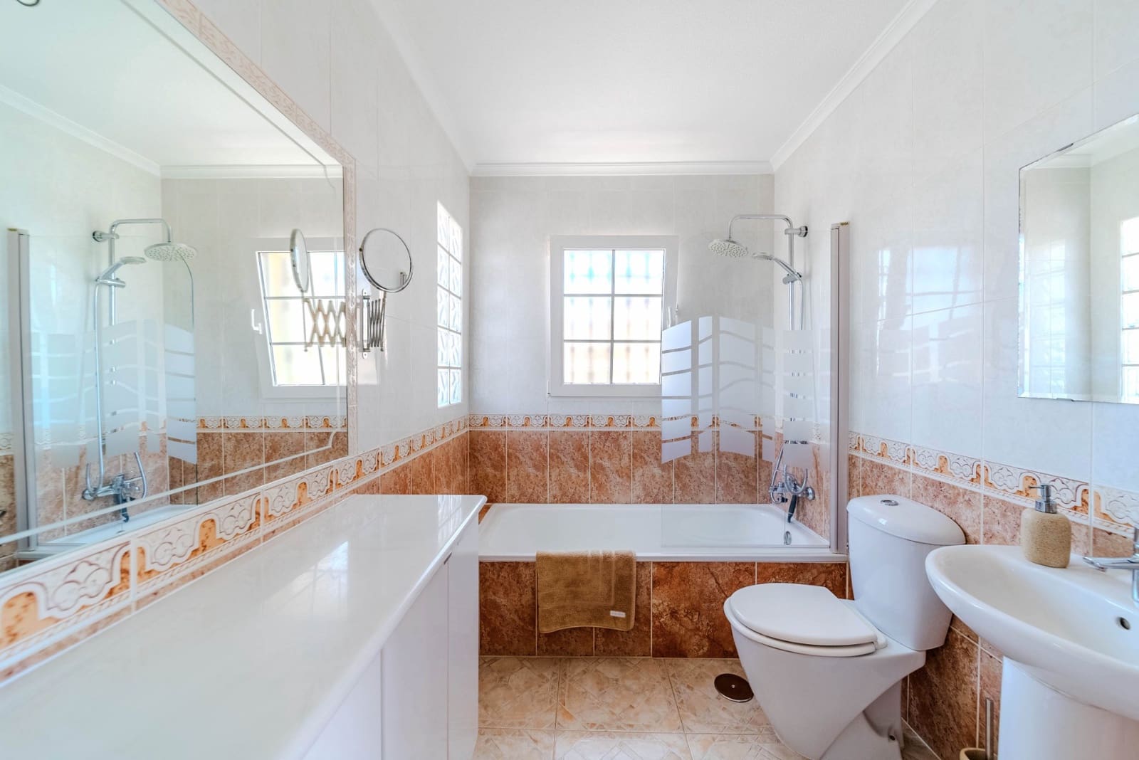 3 makuuhuone Paritalo myytävänä paikassa Playa Flamenca mukana uima-altaan 
autotalli - 294 950 € (Ref: 9118062)