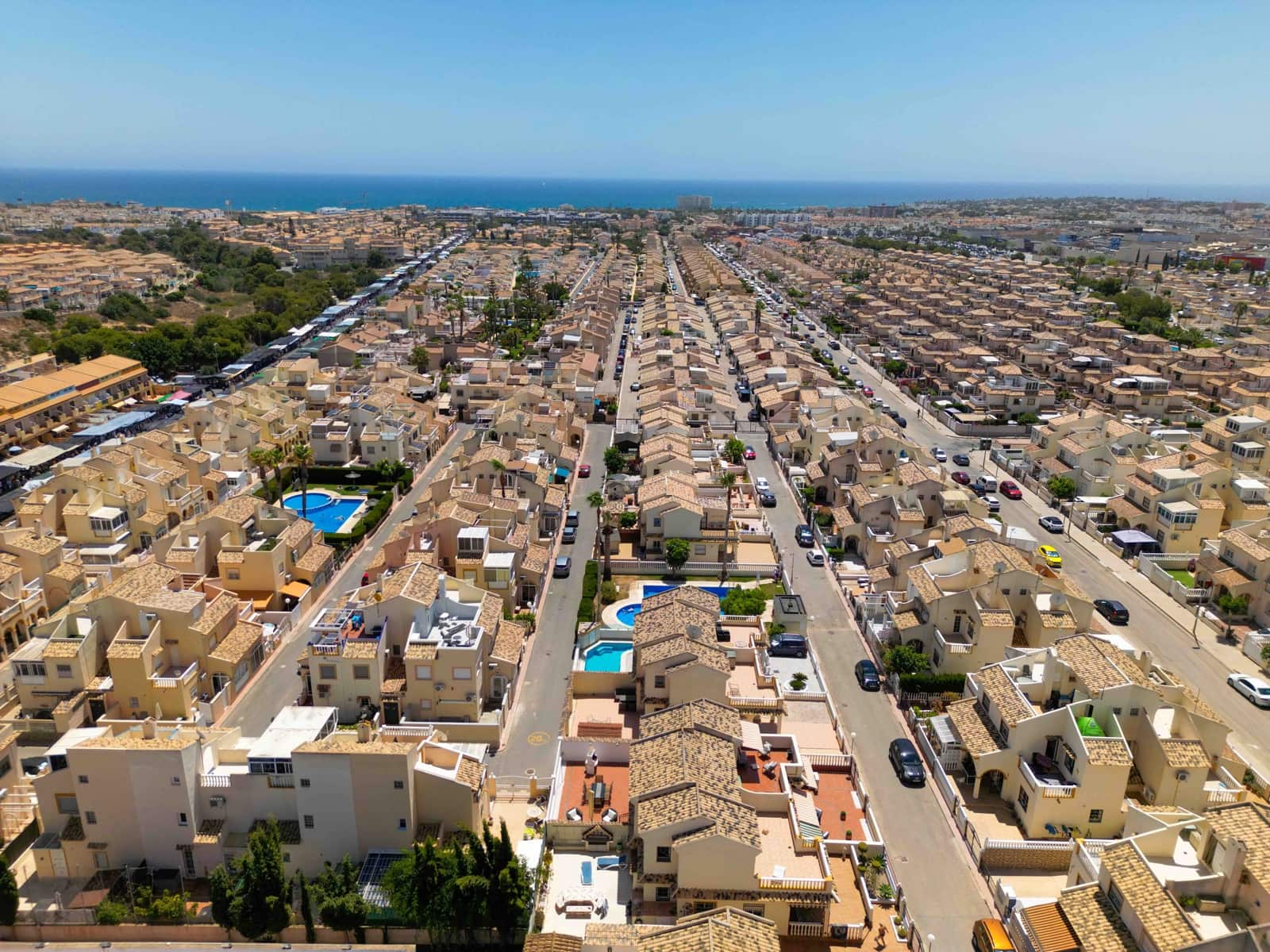 3 makuuhuone Paritalo myytävänä paikassa Playa Flamenca mukana uima-altaan 
autotalli - 294 950 € (Ref: 9118062)