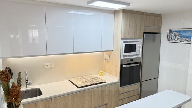 2 slaapkamer Appartement te koop in La Zenia, Orihuela met zwembad garage - € 229.000 (Ref: 9188093)