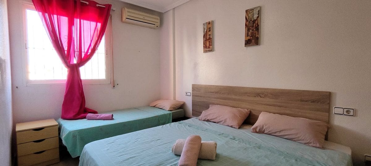 3 soveværelse Byhus til salg i Cabo Roig med swimmingpool - € 234.900 (Ref: 9195299)