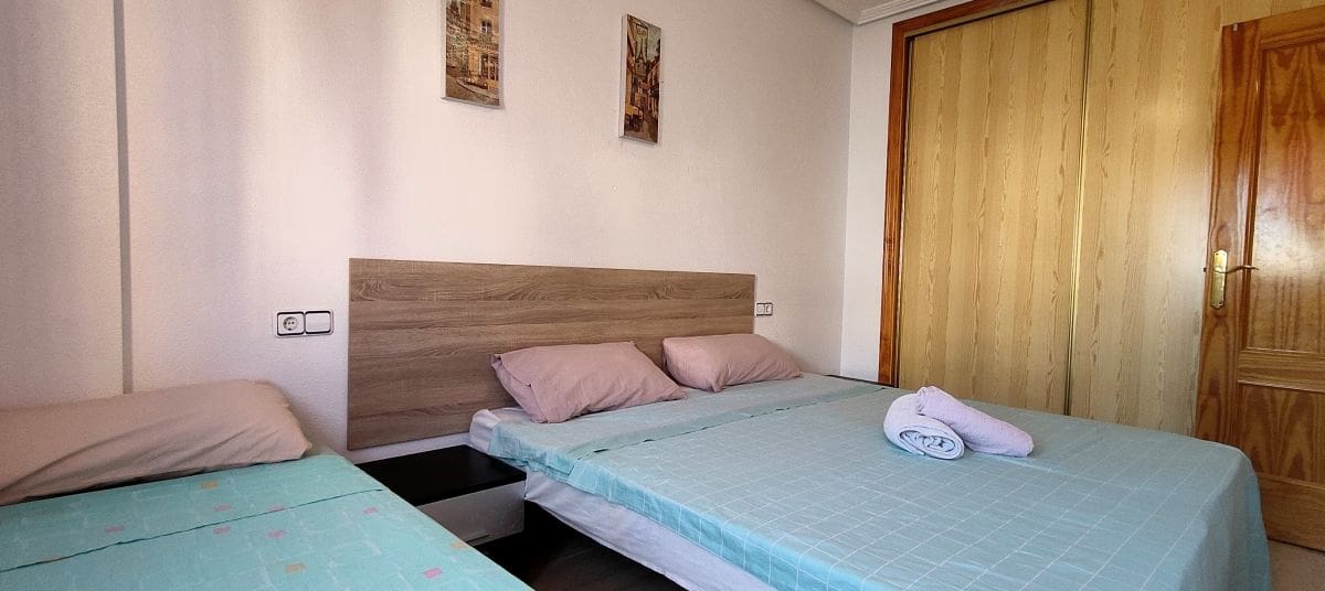 3 soveværelse Byhus til salg i Cabo Roig med swimmingpool - € 234.900 (Ref: 9195299)