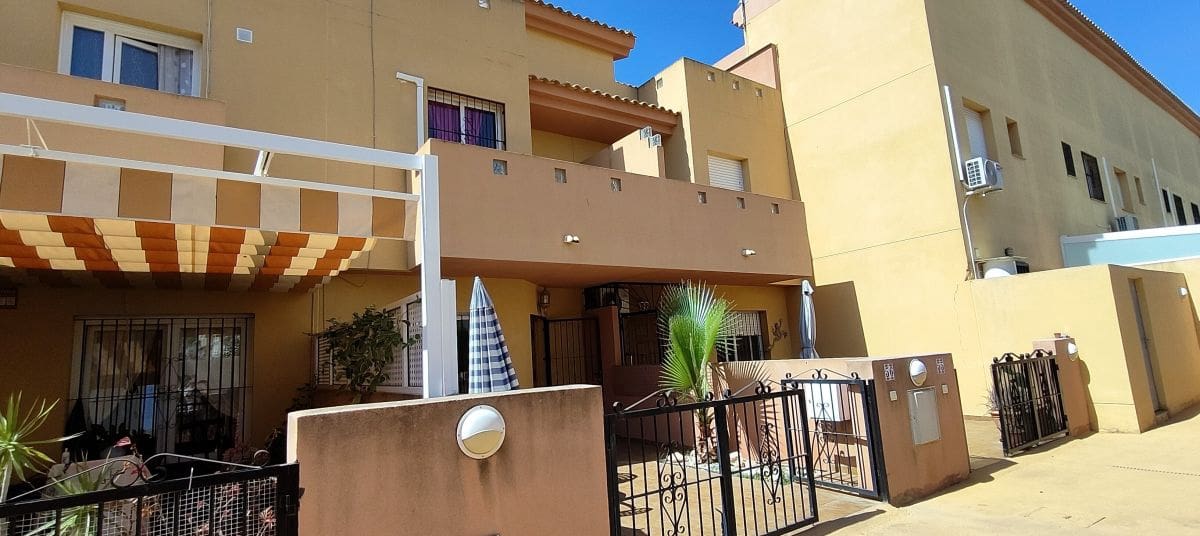 3 soveværelse Byhus til salg i Cabo Roig med swimmingpool - € 234.900 (Ref: 9195299)
