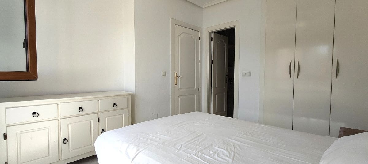 2 bedroom Apartment for sale in Villamartin with pool - € 165,000 (Ref: 9248558)