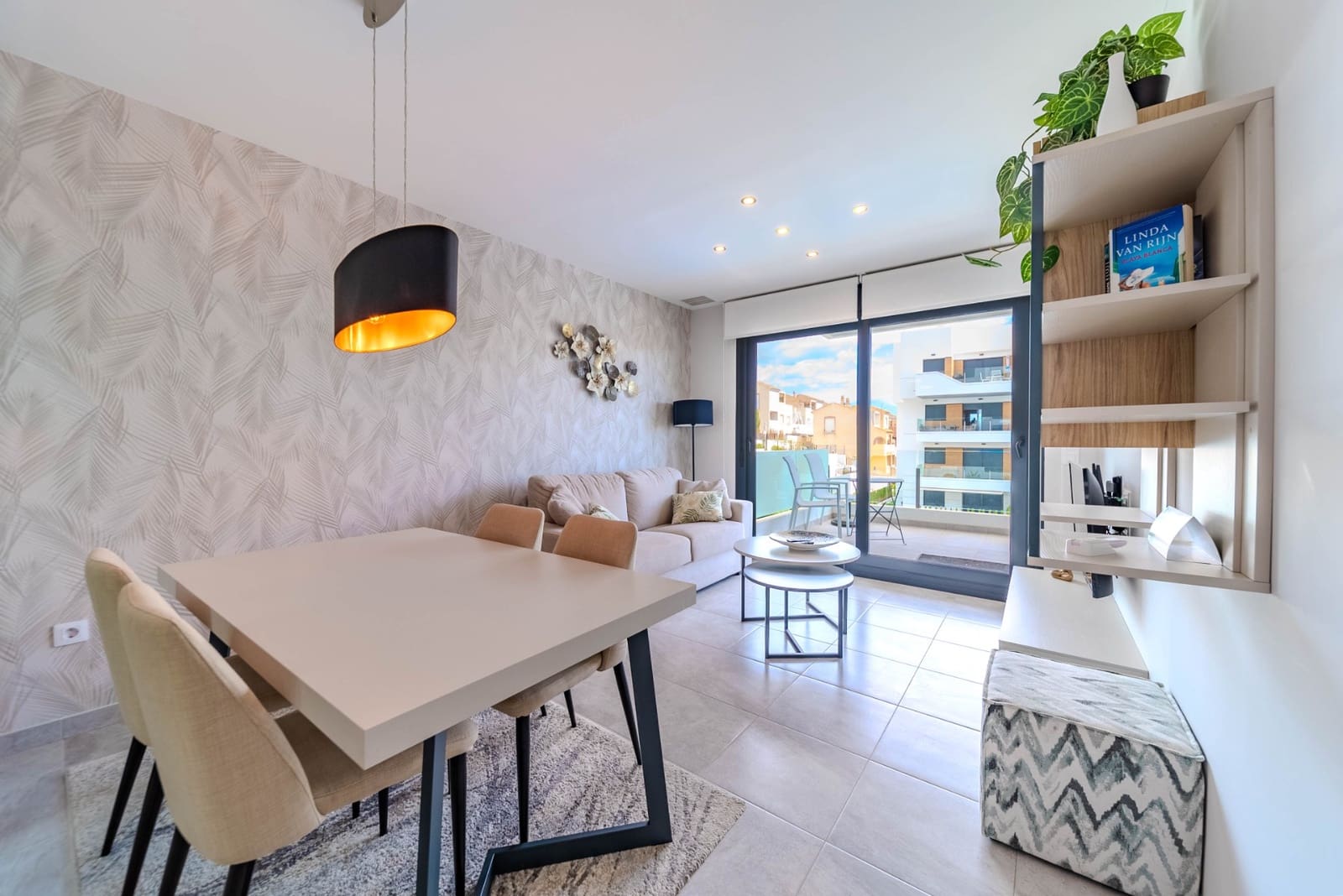 2 Zimmer Apartment zu verkaufen in Villamartin mit Pool Garage - 239.000 € (Ref: 9263509)