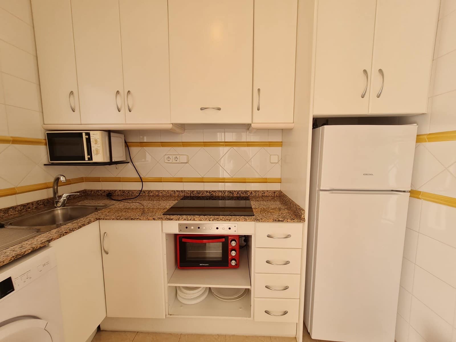 2 soveværelse Lejlighed til salg i Torrevieja med swimmingpool - € 129.000 (Ref: 9263777)