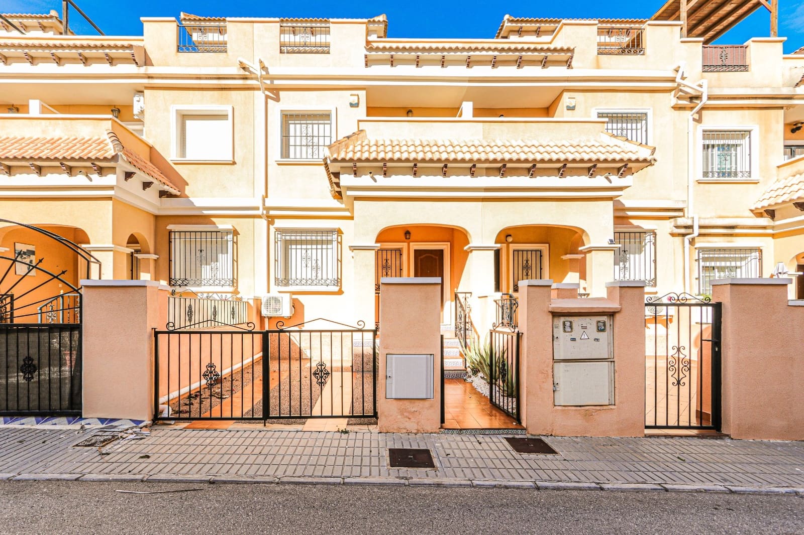 3 sovrum Hus till salu i Villamartin med pool garage - 189 950 € (Ref: 9283966)