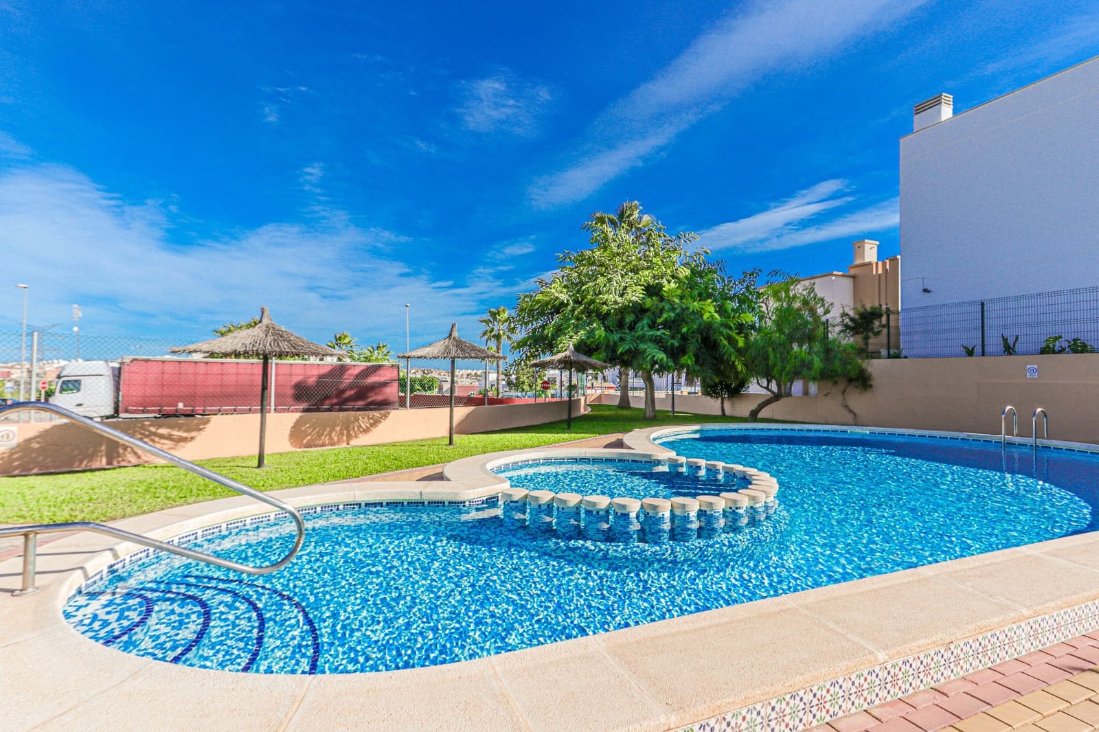 3 sovrum Hus till salu i Villamartin med pool garage - 189 950 € (Ref: 9283966)