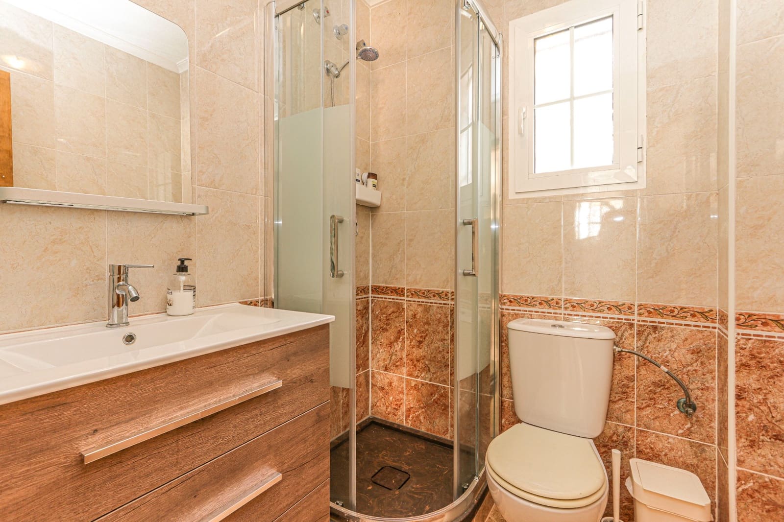 3 soverom Hus til salgs i Villamartin med svømmebasseng garasje - € 189 950 (Ref: 9283966)