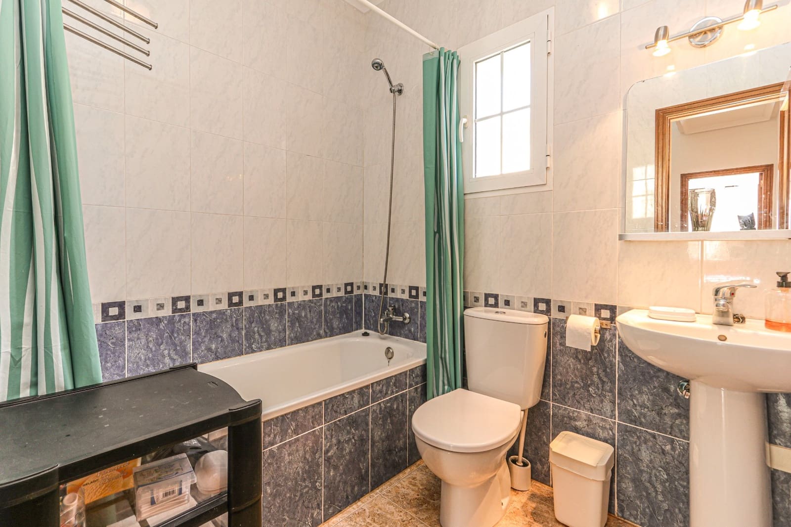 3 soverom Hus til salgs i Villamartin med svømmebasseng garasje - € 189 950 (Ref: 9283966)