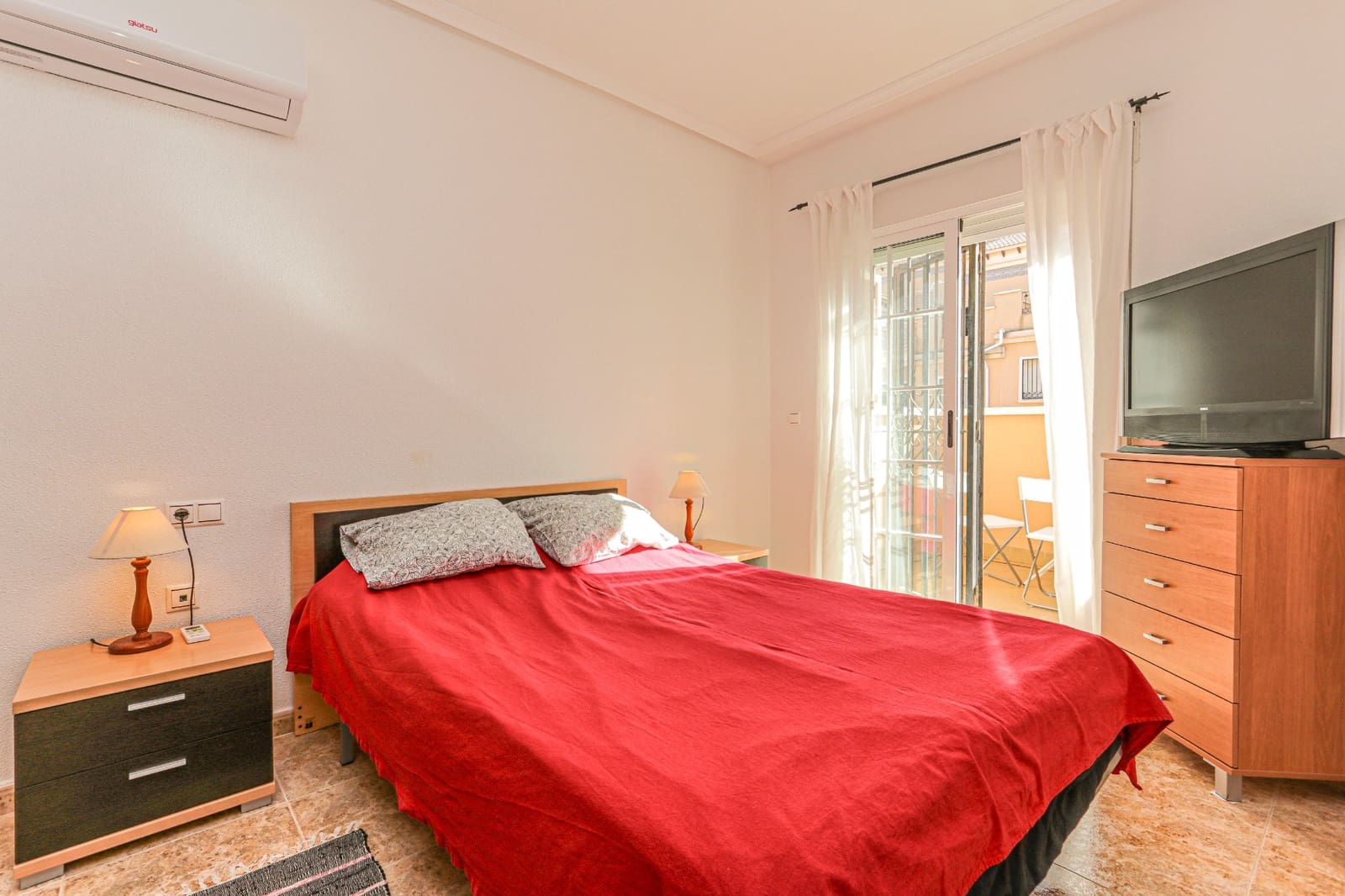 3 soverom Hus til salgs i Villamartin med svømmebasseng garasje - € 189 950 (Ref: 9283966)