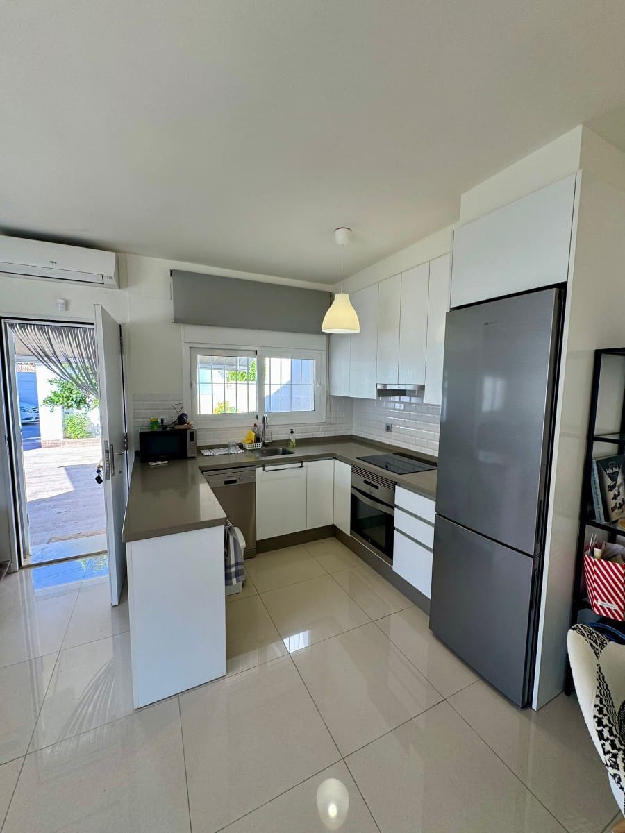 2 sypialnia Dom blizniak na sprzedaż w Torrevieja z basenem - 385 000 € (Ref: 9288528)