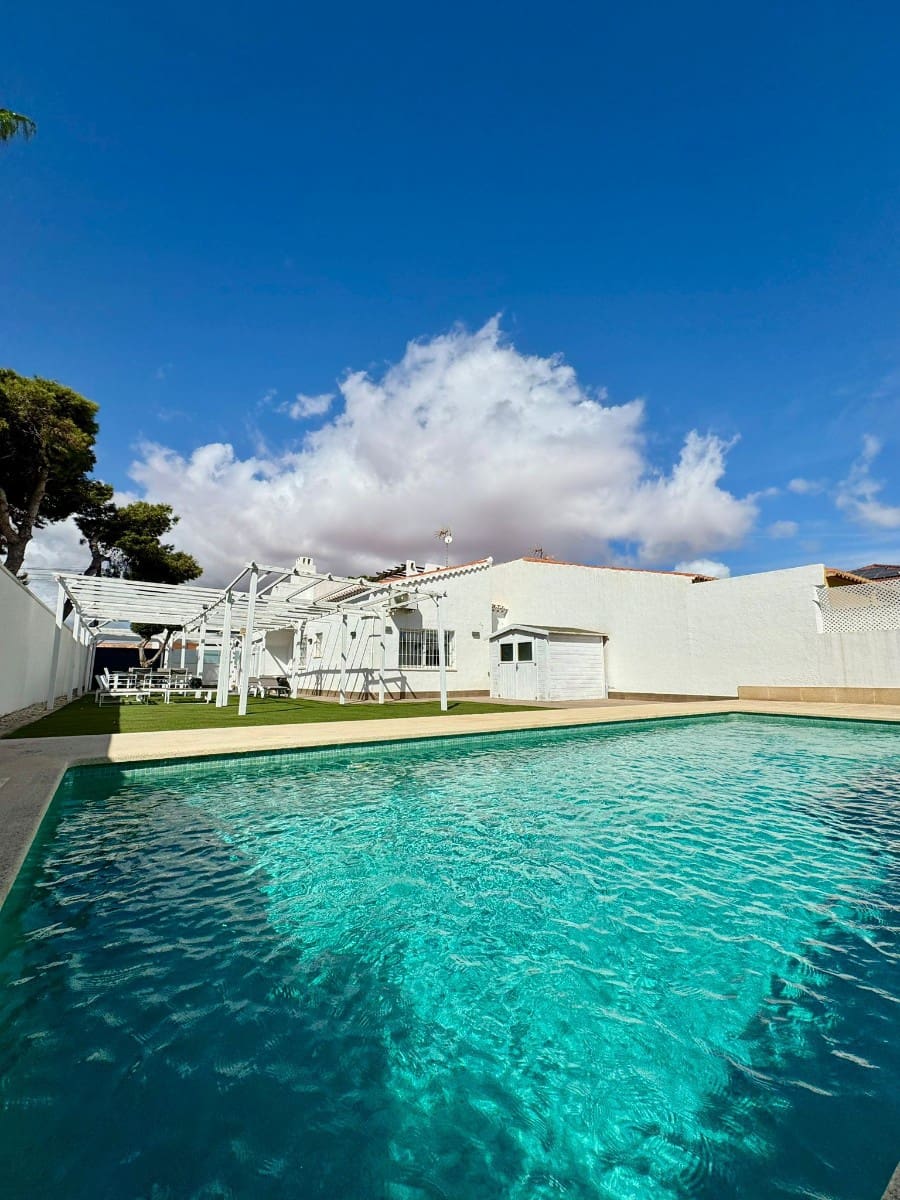 2 sypialnia Dom blizniak na sprzedaż w Torrevieja z basenem - 385 000 € (Ref: 9288528)