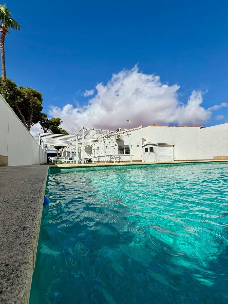 2 sypialnia Dom blizniak na sprzedaż w Torrevieja z basenem - 385 000 € (Ref: 9288528)