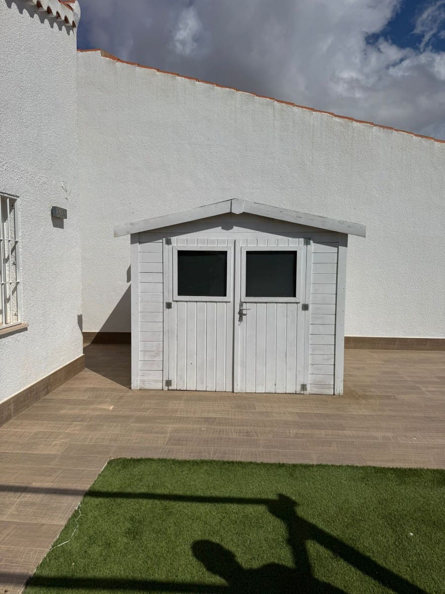 2 sypialnia Dom blizniak na sprzedaż w Torrevieja z basenem - 385 000 € (Ref: 9288528)