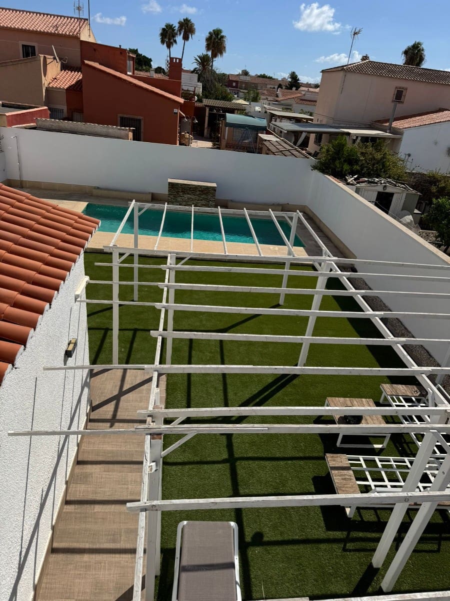 2 sypialnia Dom blizniak na sprzedaż w Torrevieja z basenem - 385 000 € (Ref: 9288528)