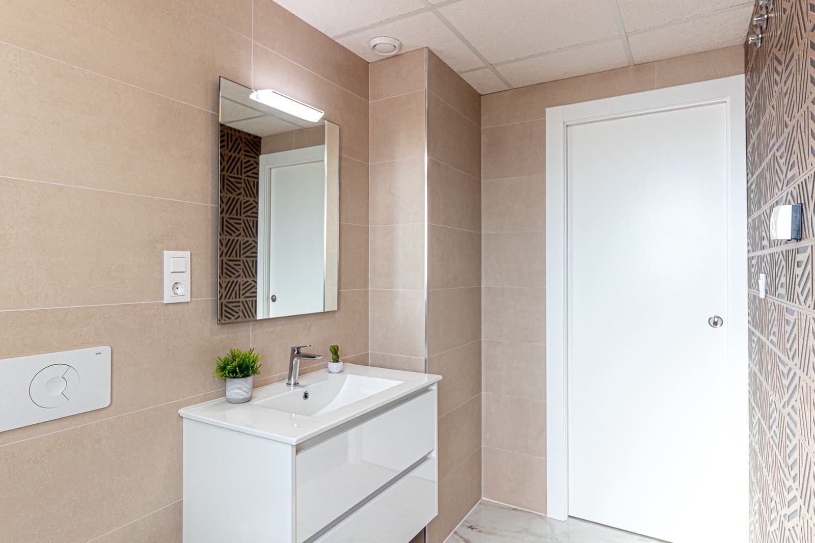 2 bedroom Apartment for sale in Los Altos - € 299,900 (Ref: 9308265)