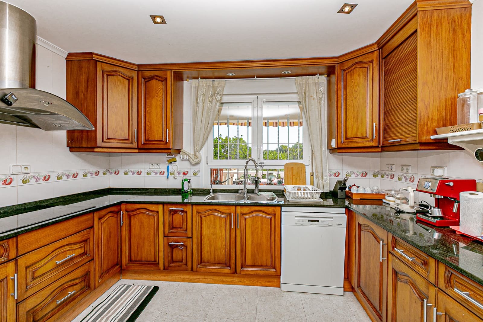 4 bedroom Villa for sale in Campoamor with pool - € 860,000 (Ref: 9308266)