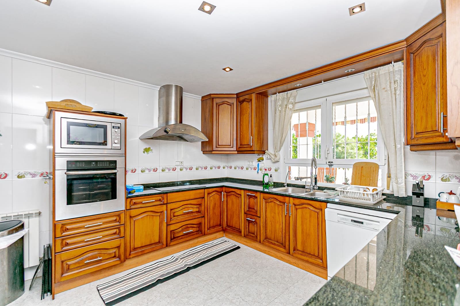 4 bedroom Villa for sale in Campoamor with pool - € 860,000 (Ref: 9308266)