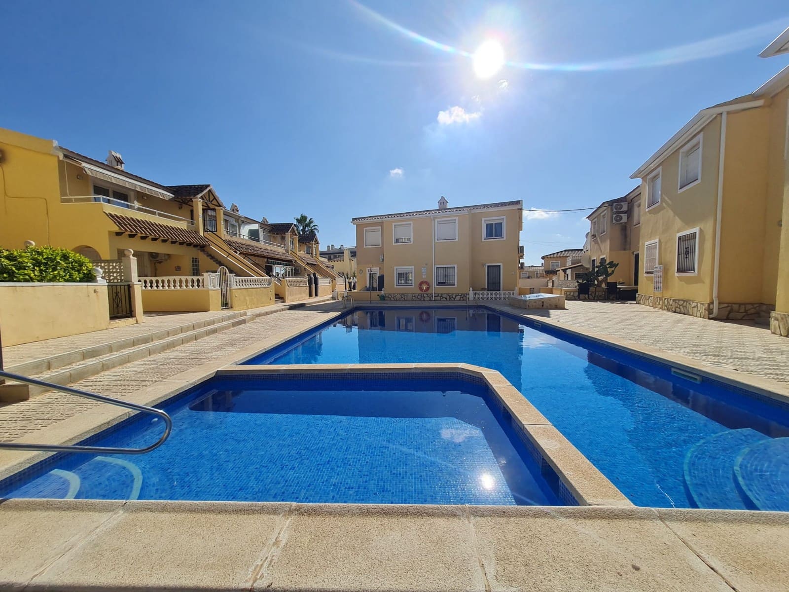 2 soveværelse Lejlighed til salg i Villamartin med swimmingpool garage - € 124.950 (Ref: 9322271)