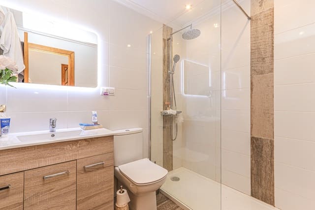 2 soveværelse Lejlighed til salg i Villamartin, Orihuela med swimmingpool garage - € 124.950 (Ref: 9322271)