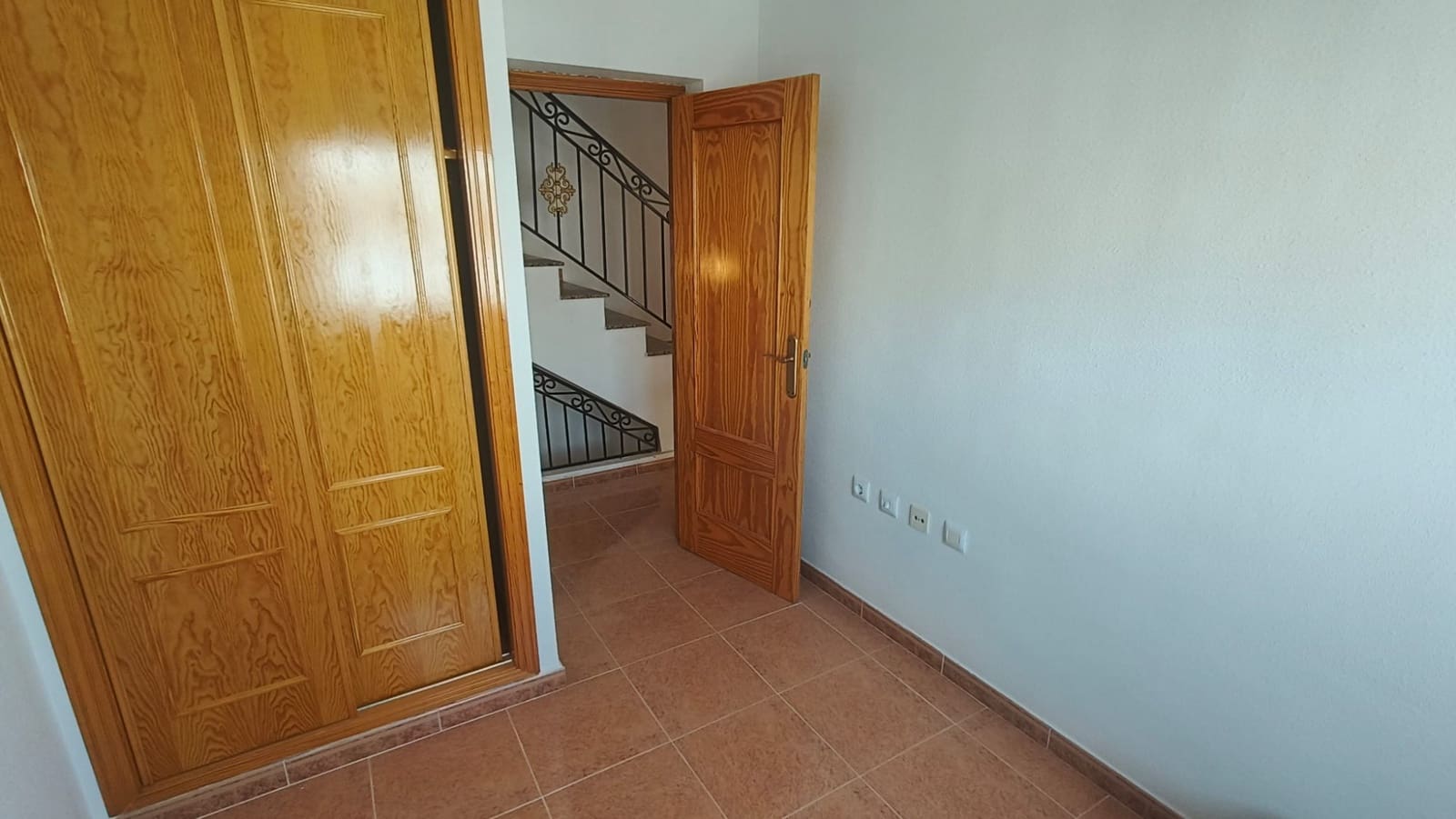 3 sypialnia Dom blizniak na sprzedaż w Vistabella z basenem garażem - 169 990 € (Ref: 9332693)