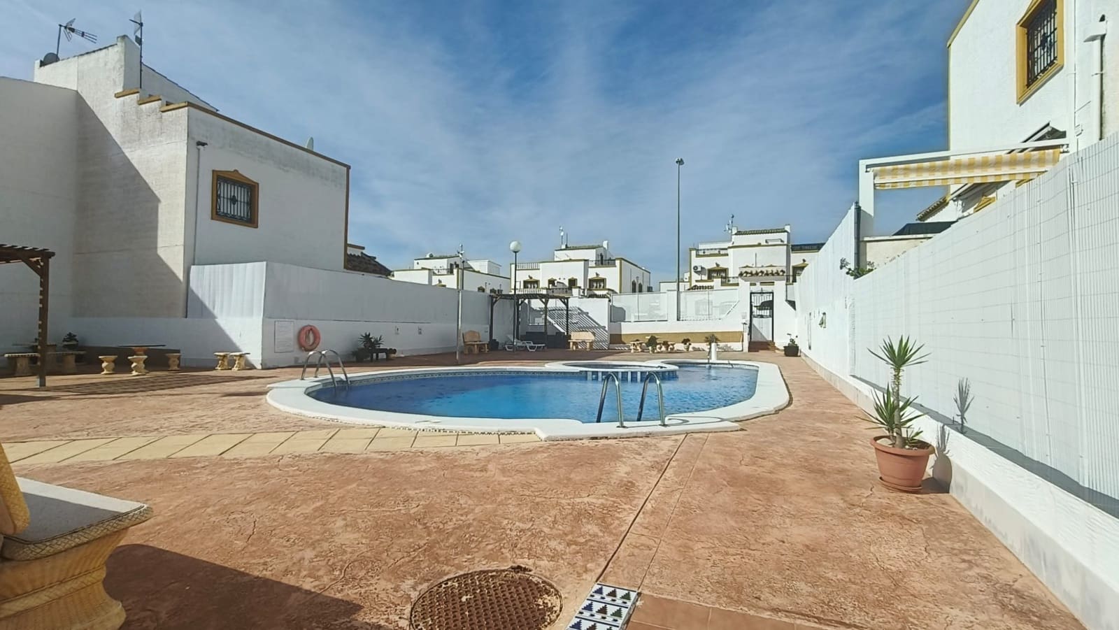 3 bedroom Semi-detached Villa for sale in Vistabella with pool garage - € 169,990 (Ref: 9332693)