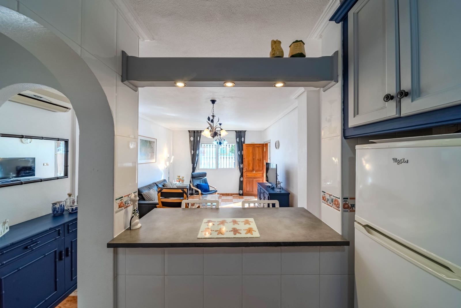 Bungalow de 2 habitaciones en Villamartin en venta con piscina garaje - 179.950 € (Ref: 9337087)