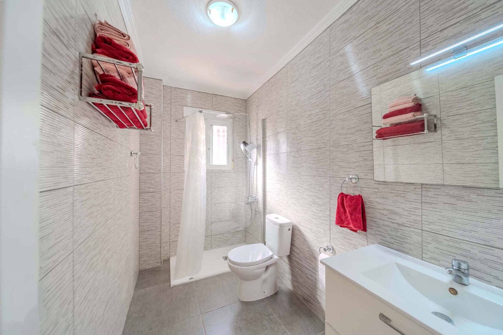 Bungalow de 2 habitaciones en Villamartin en venta con piscina garaje - 179.950 € (Ref: 9337087)