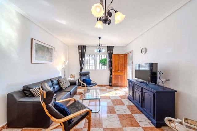 2 bedroom Bungalow for sale in Villamartin, Orihuela with pool garage - € 179,950 (Ref: 9337087)