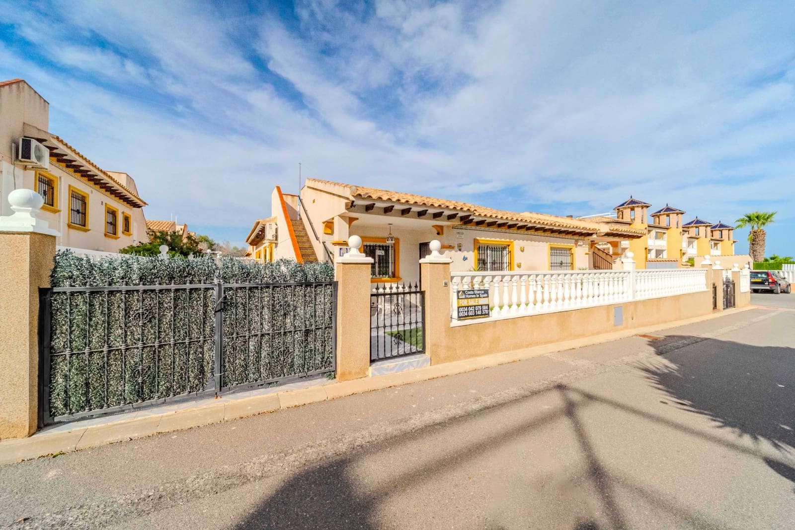 Bungalow de 2 habitaciones en Villamartin en venta con piscina garaje - 179.950 € (Ref: 9337087)