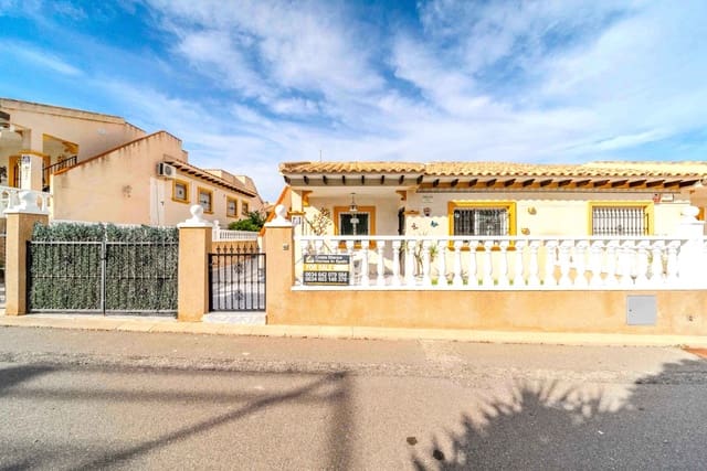 2 bedroom Bungalow for sale in Villamartin, Orihuela with pool garage - € 179,950 (Ref: 9337087)