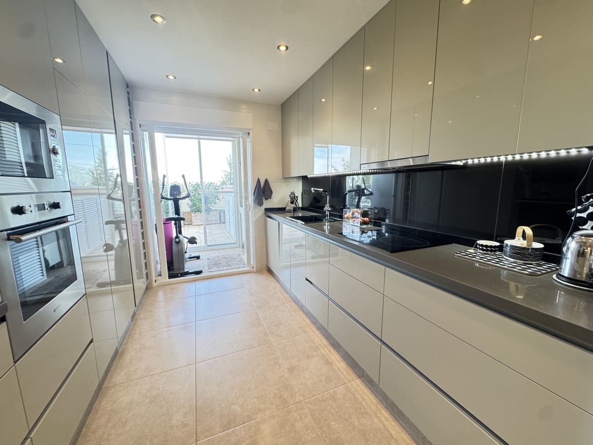 2 sypialnia Apartament na sprzedaż w Villamartin z basenem - 289 000 € (Ref: 9337559)