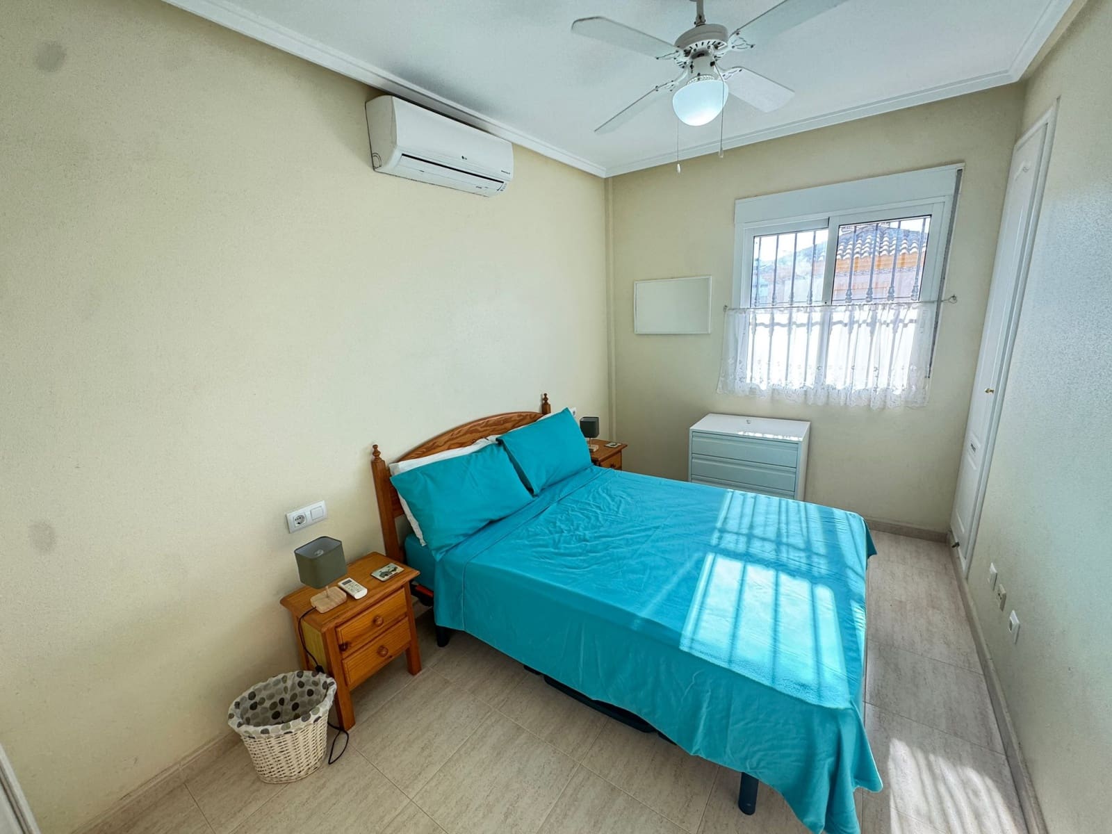 3 camera da letto Villetta Bifamiliare in vendita in Villamartin con piscina - 199.995 € (Rif: 9340742)