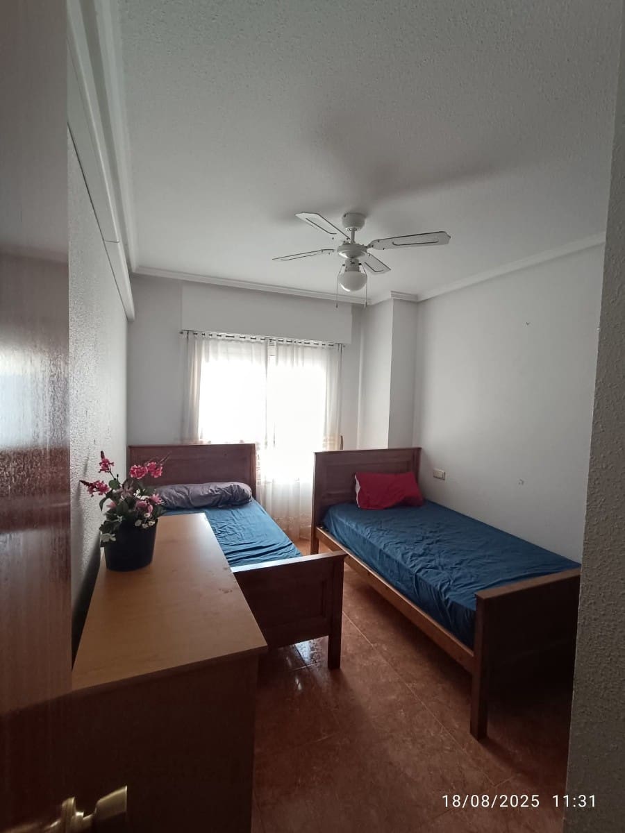 2 soverom Leilighet til salgs i Torrevieja med svømmebasseng - € 125 000 (Ref: 9343889)