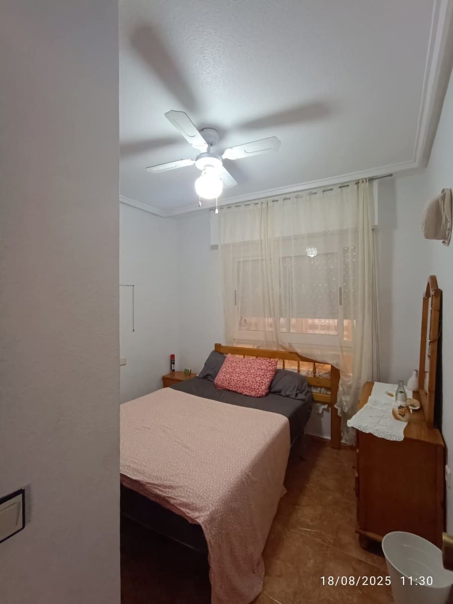 2 soverom Leilighet til salgs i Torrevieja med svømmebasseng - € 125 000 (Ref: 9343889)