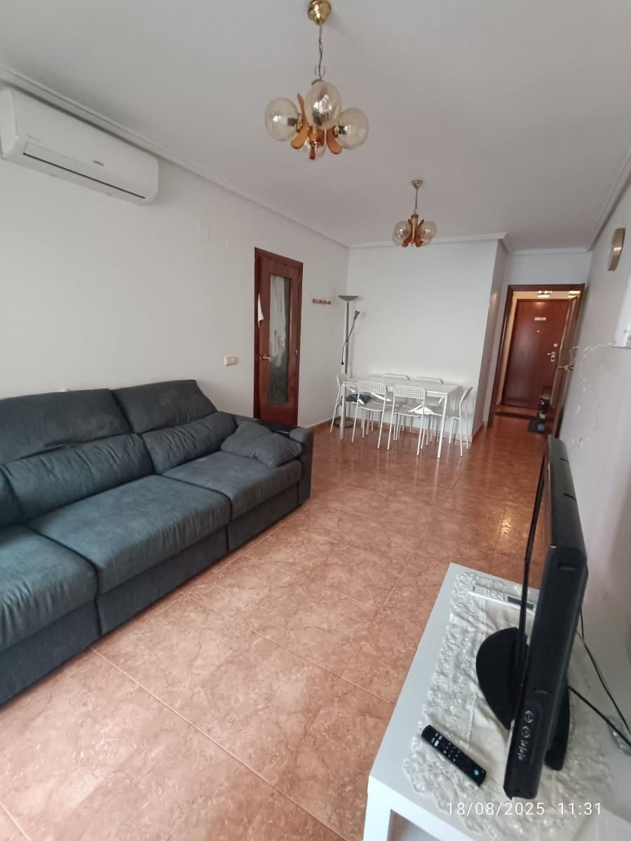 2 quarto Apartamento para venda em Torrevieja com piscina - 125 000 € (Ref: 9343889)