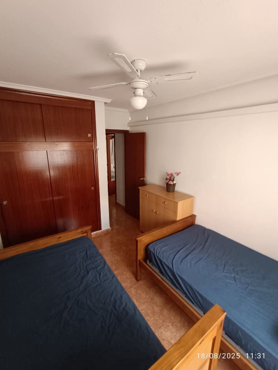 2 quarto Apartamento para venda em Torrevieja com piscina - 125 000 € (Ref: 9343889)
