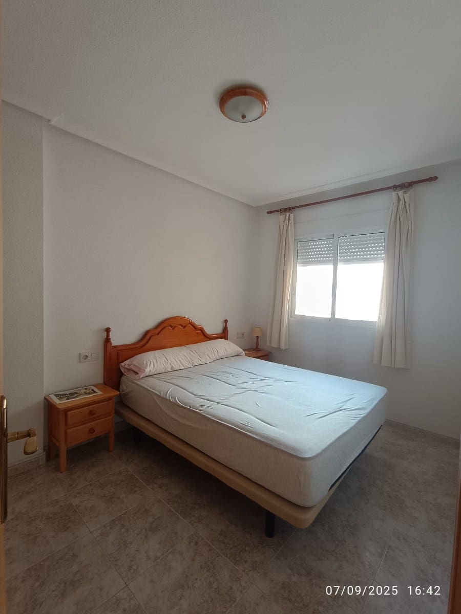 2 chambre Appartement à vendre à Torrevieja avec piscine garage - 135 000 € (Ref: 9343890)